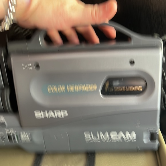 📹📼 Vintage Sharp Slim Cam Camcorder that still works as if this was ‘96 again. - Picture 4 of 15